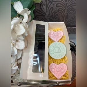 Handcrafted Bath Soap Gift Set – Pastel Pink & Mint